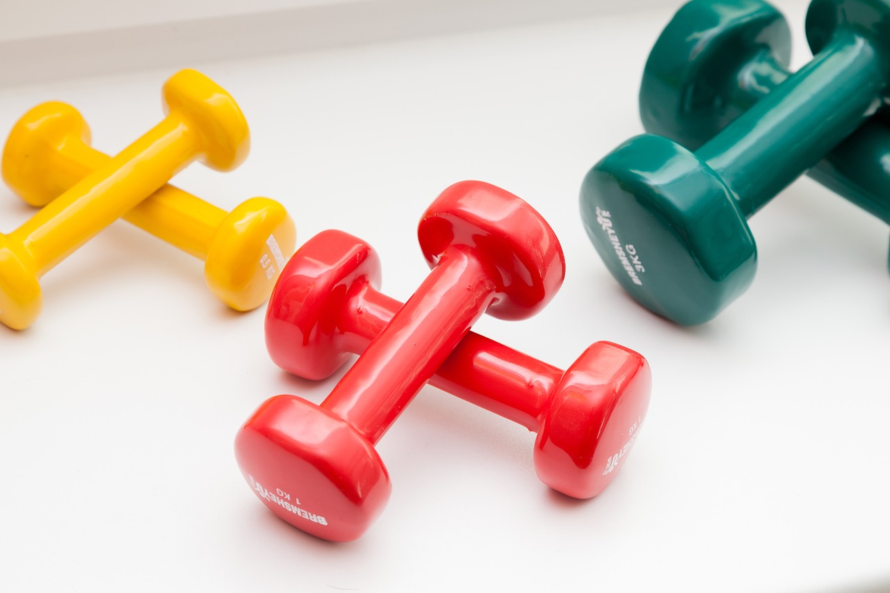 dumbbells, colour, red-2536372.jpg