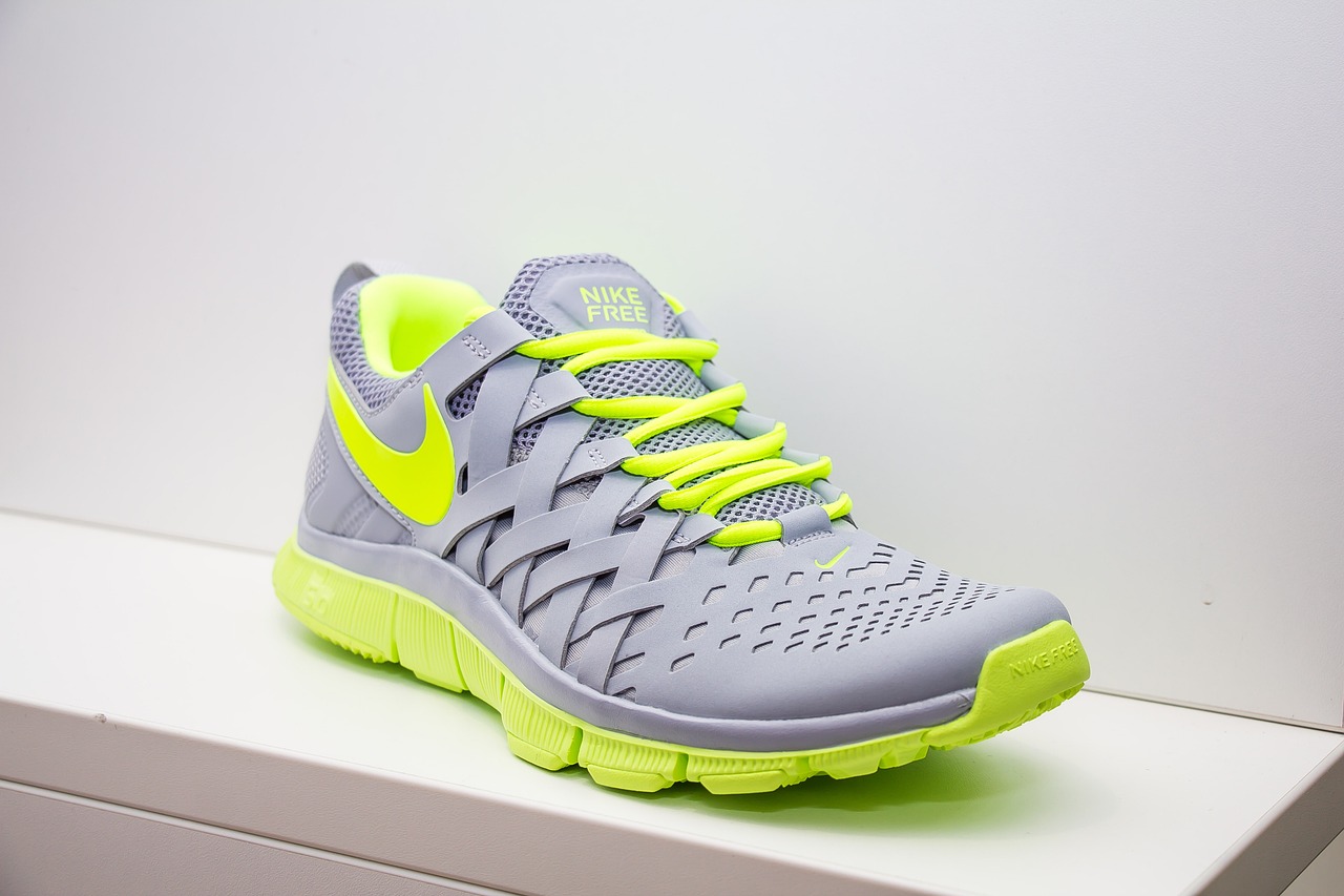 shoes, sports, feet-346986.jpg